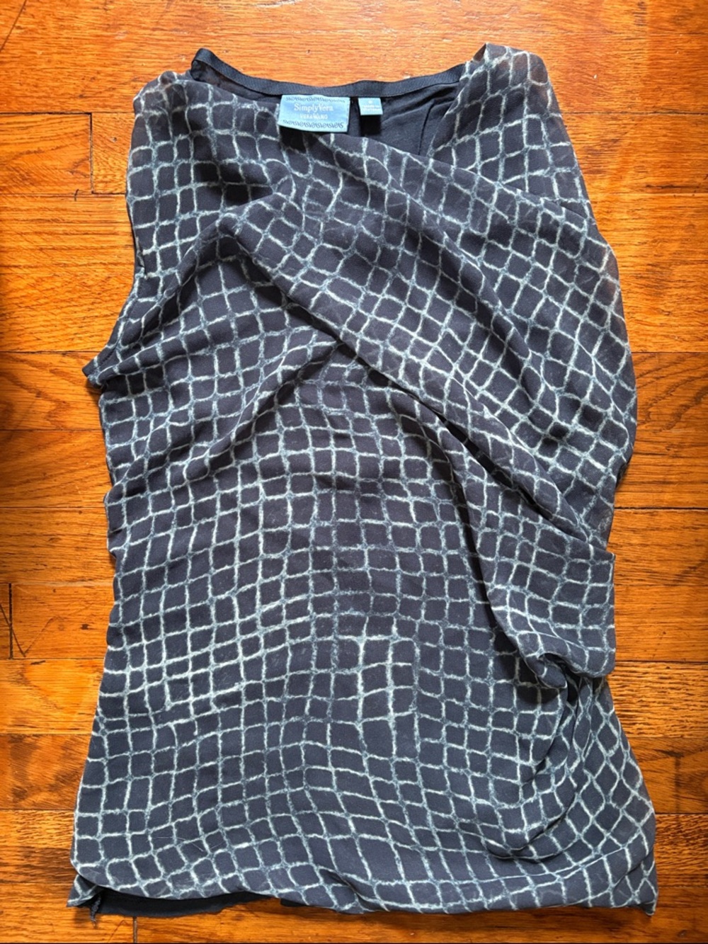 Simply Vera Vera Wang Black Tank with White Grid Pattern